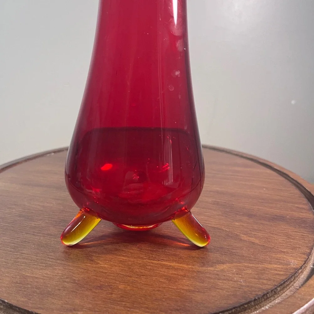 Vtg LE Smith 3 Toed Swung Vase Amberina Red Yellow Glass 11.25